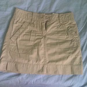 Womens tan H&M skirt (yes, with POCKETS!)